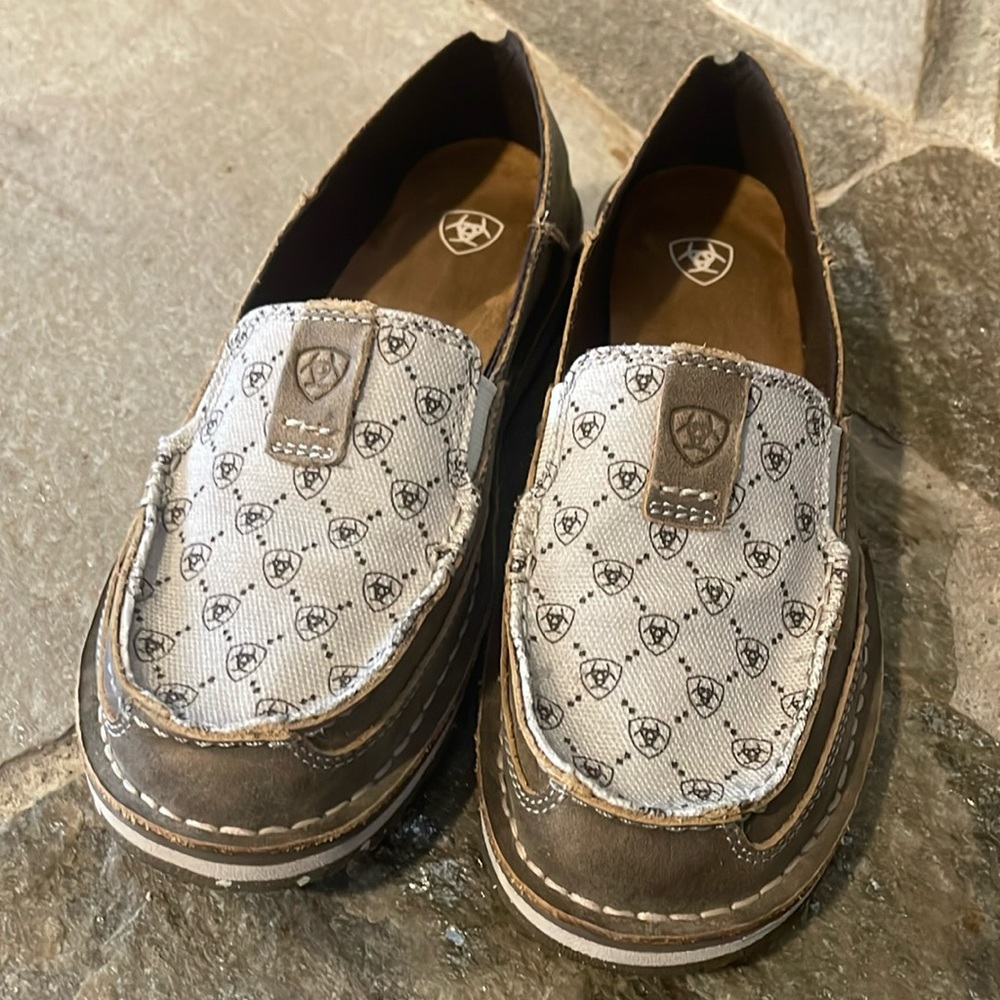 Ariat Cruiser